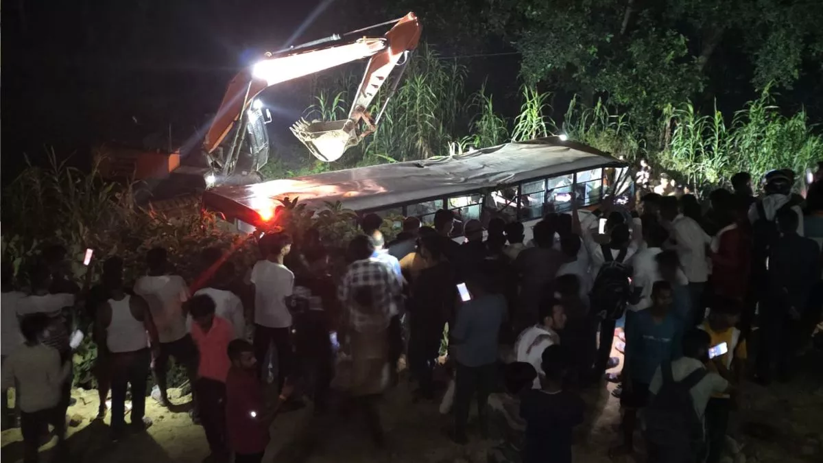 11_09_2025-lucknow_bus_accident_24043759